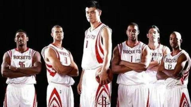 射着NBA